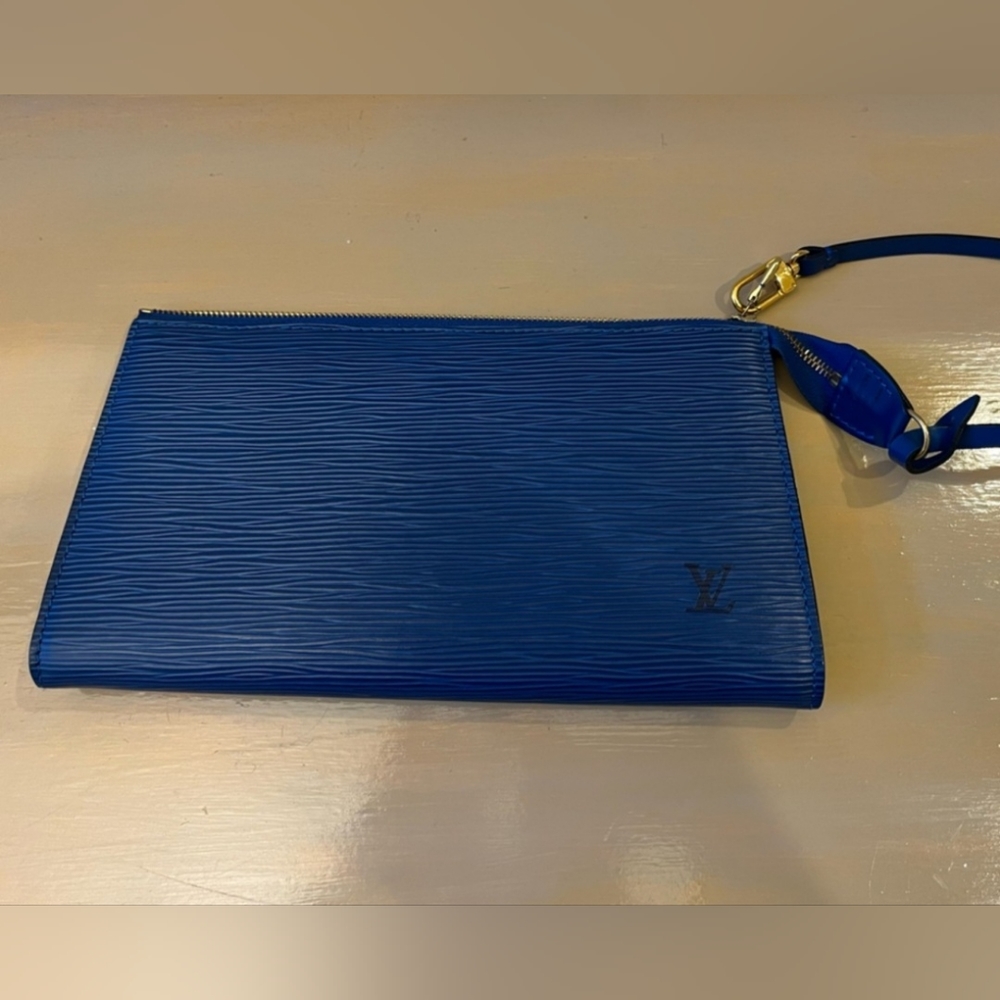 Louis Vuitton Blue Epi Leather Pouchette